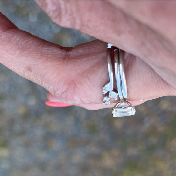 14 k white gold 1 carat oval diamond and Ring enhancer in Beautiful Moissanite! - Picture 7 of 13